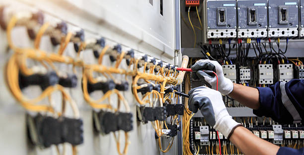 Professional Electrician technician working in Brownsville, TX